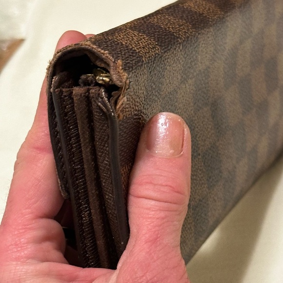 Not 4 Sale
 Louis Vuitton Damier Ebene Sarah wallet,Rehab wallet sending out - Picture 13 of 17